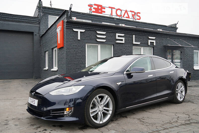 Лифтбек Tesla Model S 2013 в Киеве
