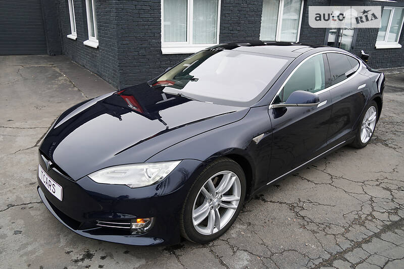 Лифтбек Tesla Model S 2013 в Киеве
