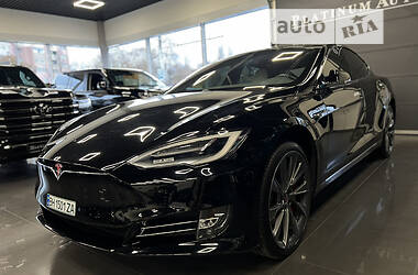 Седан Tesla Model S 2019 в Одессе