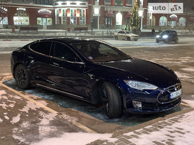 Лифтбек Tesla Model S 2015 в Харькове фото 15 Лифтбек Tesla Model S 2015 в Харькове