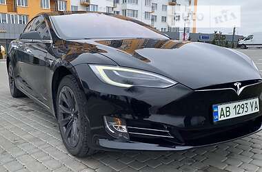 Ліфтбек Tesla Model S 2018 в Вінниці