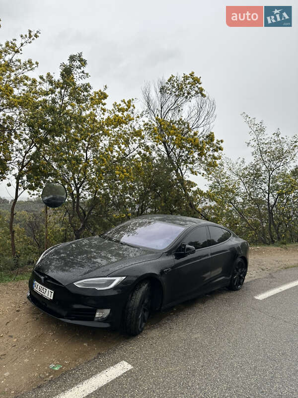Лифтбек Tesla Model S 2015 в Харькове