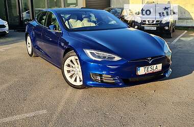 Лифтбек Tesla Model S 2019 в Киеве