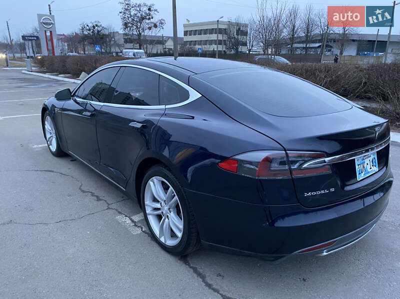 Ліфтбек Tesla Model S 2014 в Полтаві