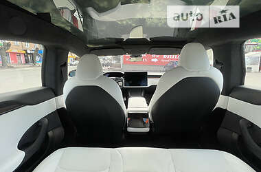 Лифтбек Tesla Model S 2021 в 