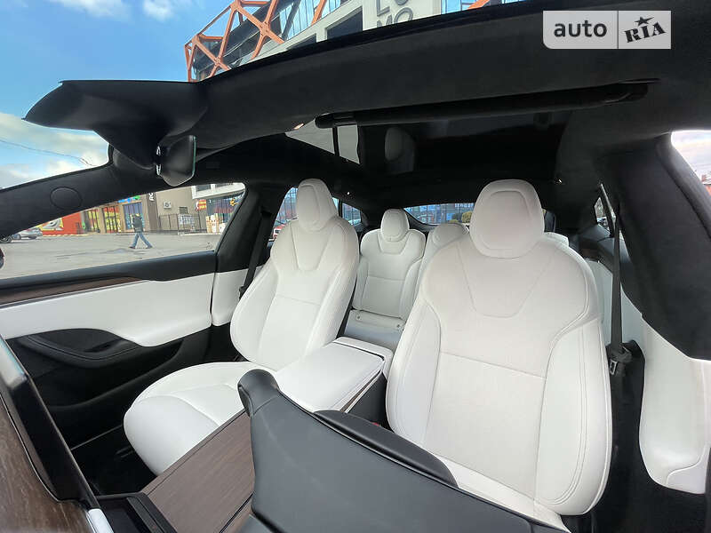 Лифтбек Tesla Model S 2021 в Умани