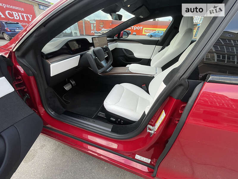 Лифтбек Tesla Model S 2021 в Умани