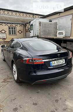 Седан Tesla Model S 2015 в Киеве