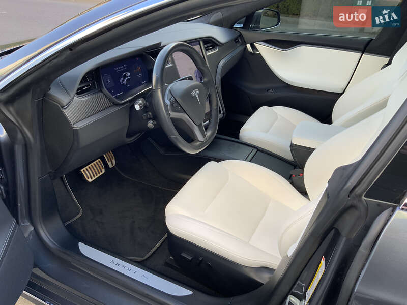Лифтбек Tesla Model S 2020 в Киеве
