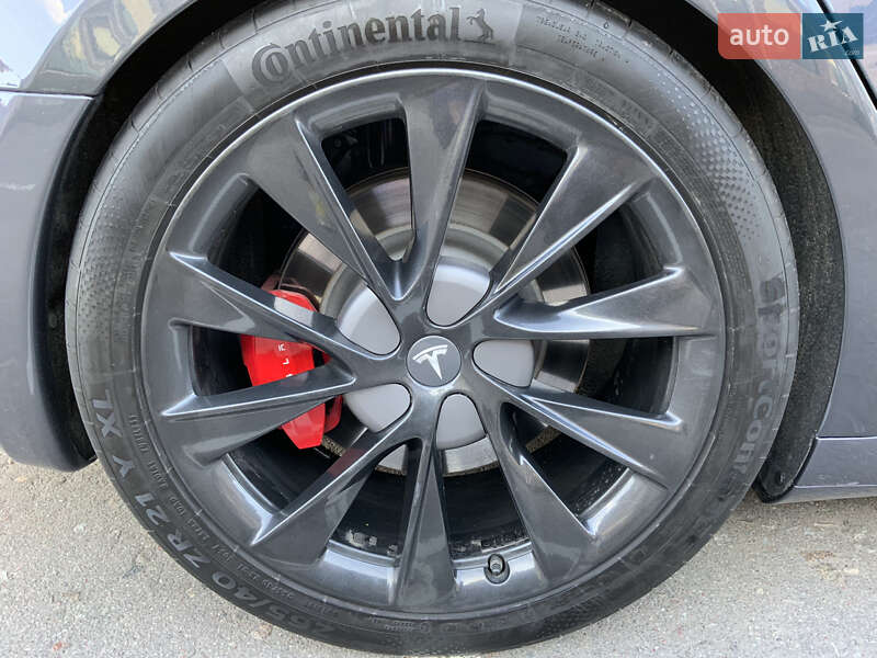 Лифтбек Tesla Model S 2020 в Киеве