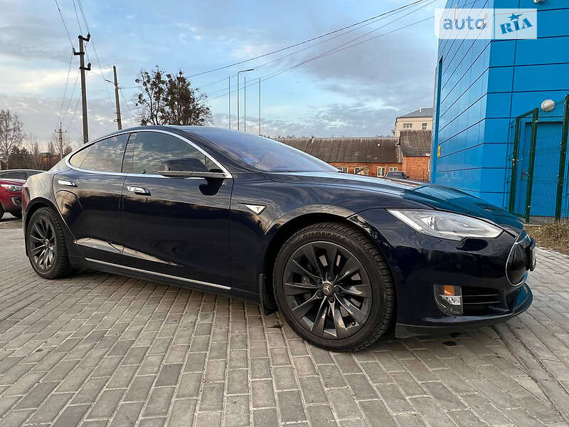 Лифтбек Tesla Model S 2015 в Харькове фото 21 Лифтбек Tesla Model S 2015 в Харькове