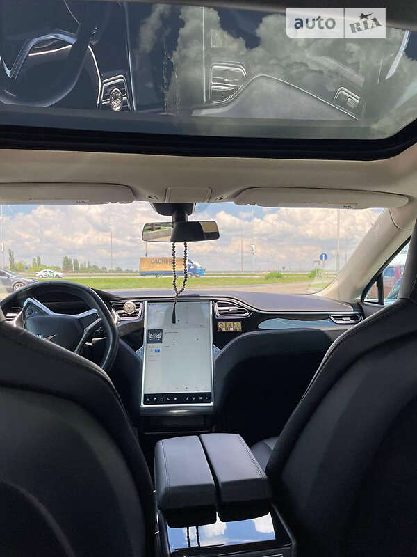 Ліфтбек Tesla Model S 2014 в Києві
