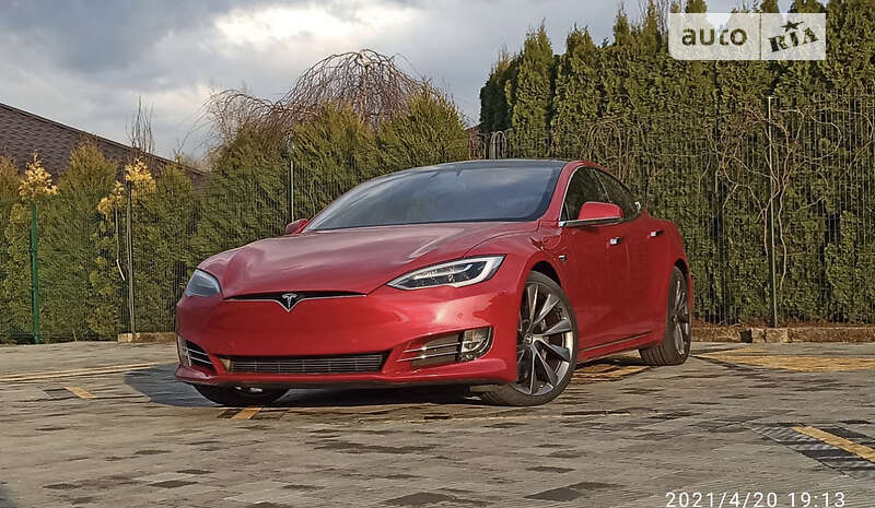 Седан Tesla Model S 2018 в Львове