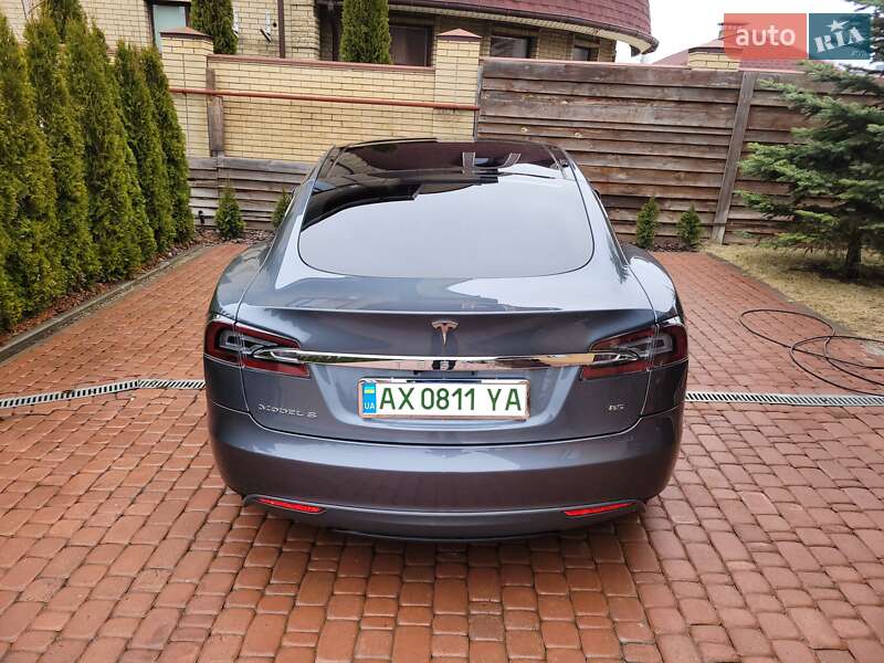 Ліфтбек Tesla Model S 2013 в Харкові