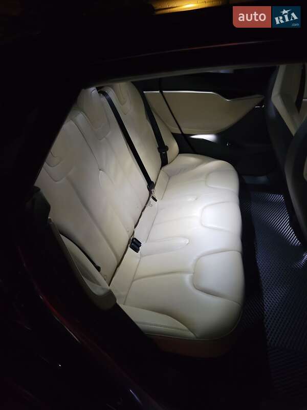 Ліфтбек Tesla Model S 2013 в Харкові