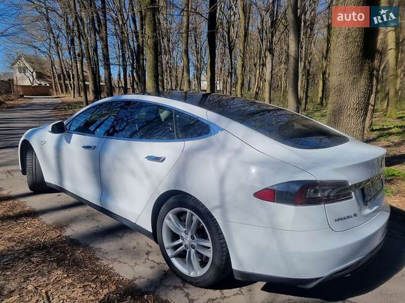 Лифтбек Tesla Model S 2013 в Виннице