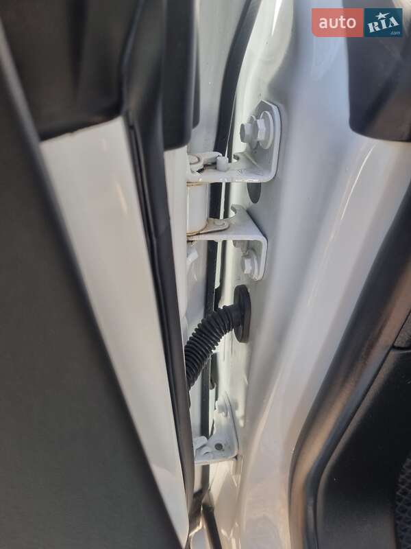 Лифтбек Tesla Model S 2013 в Виннице