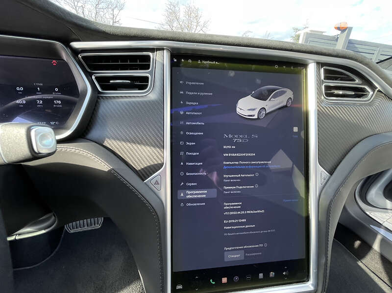 Лифтбек Tesla Model S 2017 в Львове