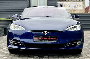 Лифтбек Tesla Model S 2019 в 