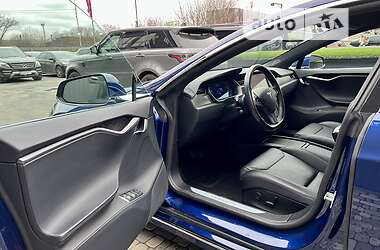 Лифтбек Tesla Model S 2019 в 