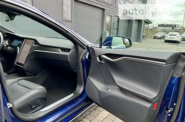 Лифтбек Tesla Model S 2019 в 