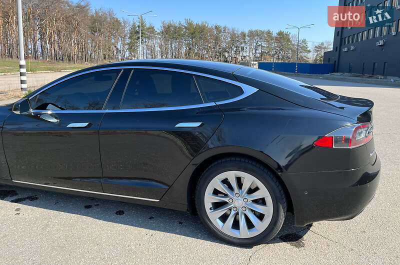 Ліфтбек Tesla Model S 2016 в Харкові