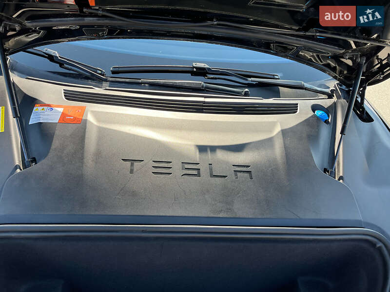 Ліфтбек Tesla Model S 2016 в Харкові