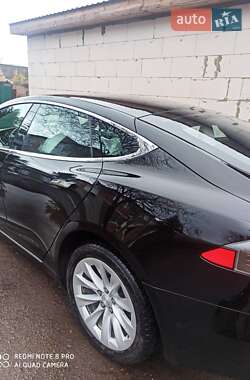 Лифтбек Tesla Model S 2017 в Умани