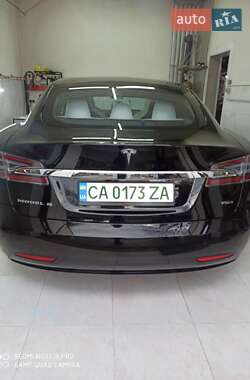 Лифтбек Tesla Model S 2017 в Умани