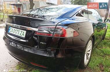 Лифтбек Tesla Model S 2017 в Умани