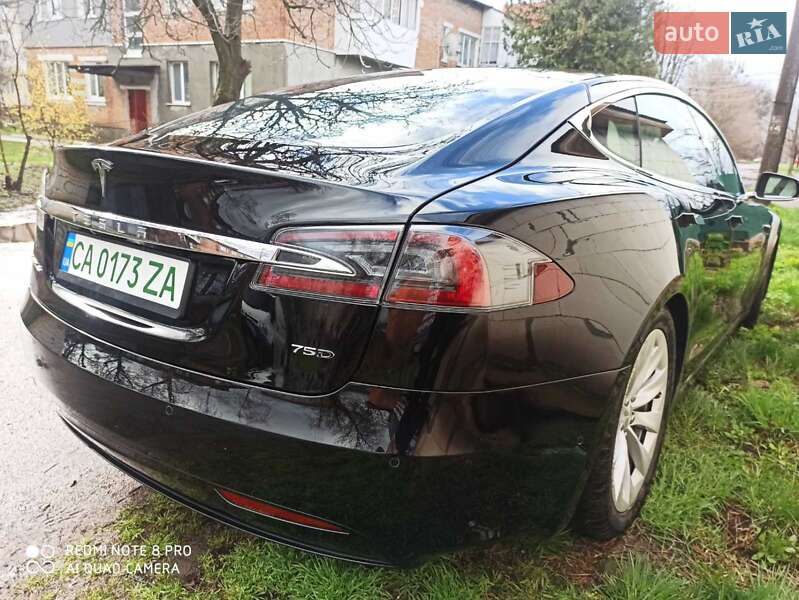 Ліфтбек Tesla Model S 2017 в Умані
