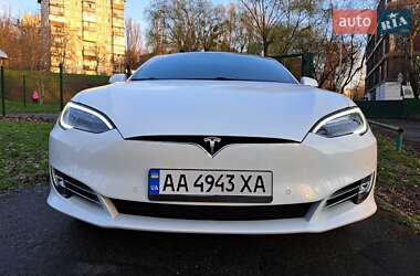 Лифтбек Tesla Model S 2018 в Киеве