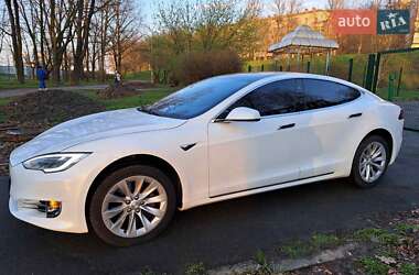 Лифтбек Tesla Model S 2018 в Киеве