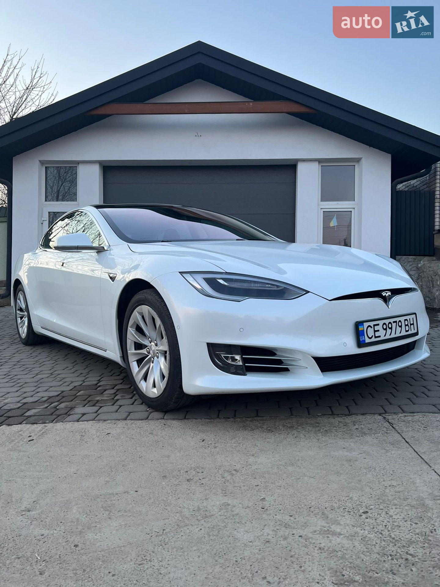 2017 Tesla Model S - фото 1