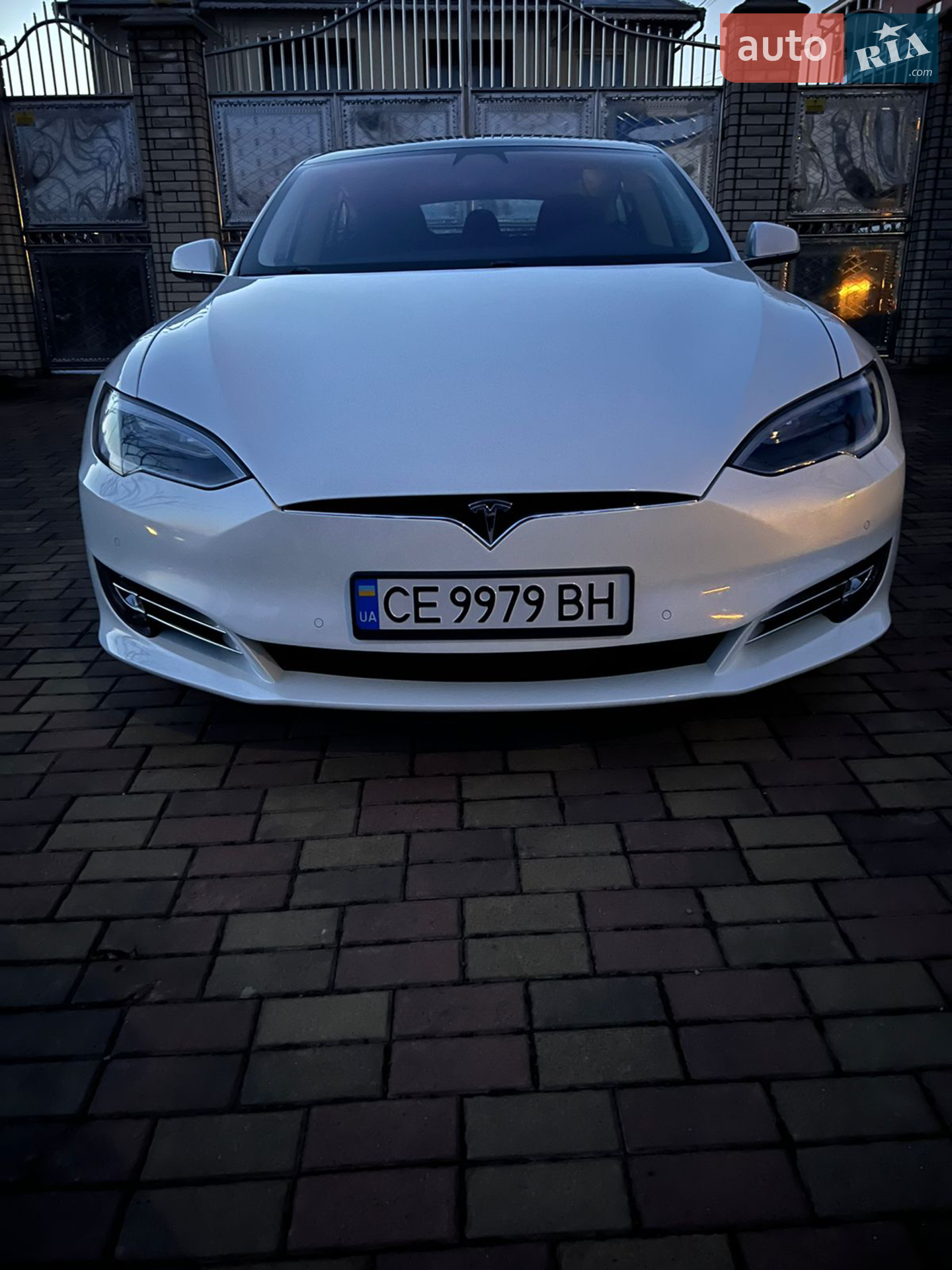 2017 Tesla Model S - мініатюра 9