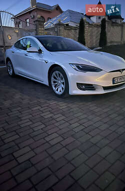 Хетчбек Tesla Model S 2017 в Чернівцях