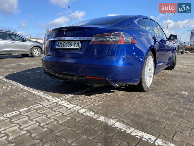 Ліфтбек Tesla Model S 2015 в Житомирі
