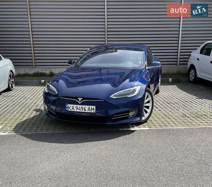 Лифтбек Tesla Model S 2016 в 