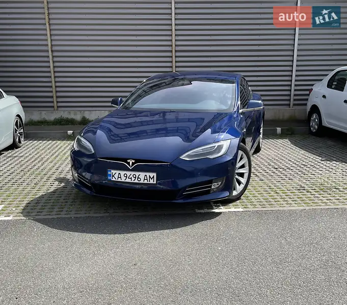 Лифтбек Tesla Model S 2016 в 