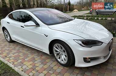 Ліфтбек Tesla Model S 2017 в 