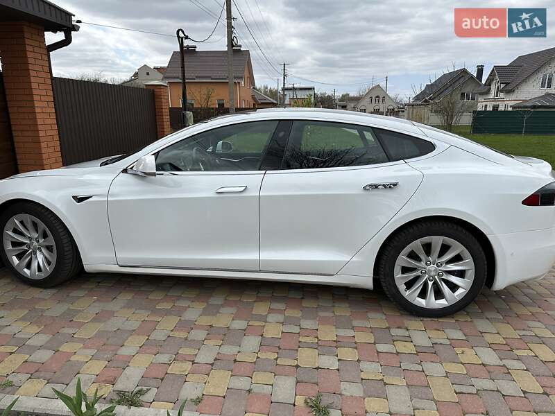 Ліфтбек Tesla Model S 2017 в Сумах