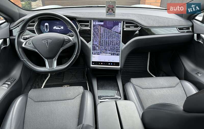Ліфтбек Tesla Model S 2017 в Сумах