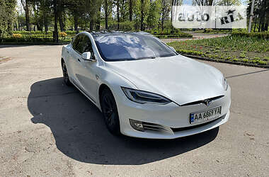 Ліфтбек Tesla Model S 2017 в 