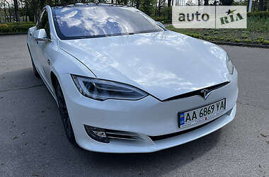 Ліфтбек Tesla Model S 2017 в 