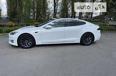 Ліфтбек Tesla Model S 2017 в 