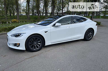 Ліфтбек Tesla Model S 2017 в 