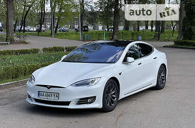 Ліфтбек Tesla Model S 2017 в 