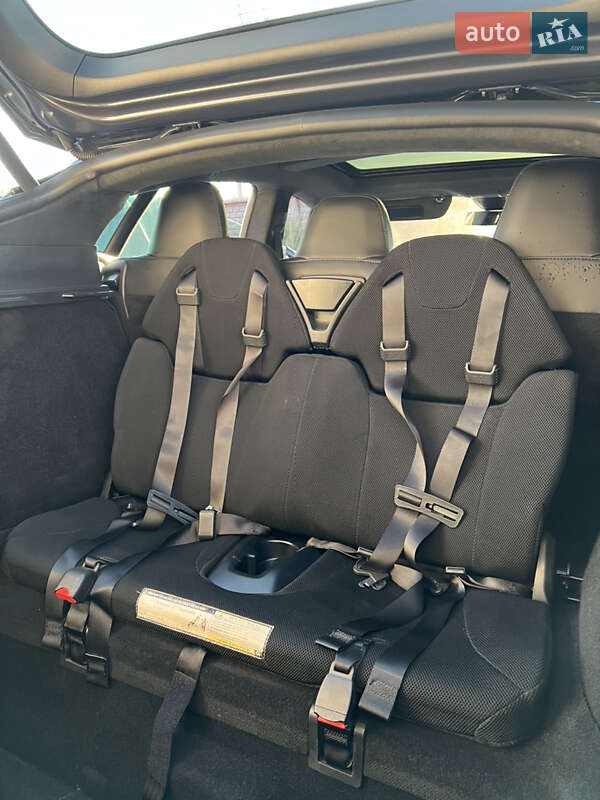 Ліфтбек Tesla Model S 2016 в Харкові