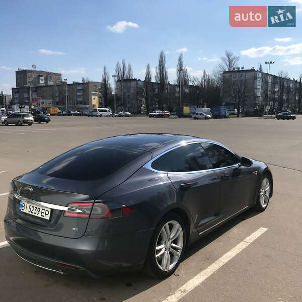 Ліфтбек Tesla Model S 2014 в Кременчуці