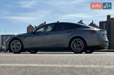 Ліфтбек Tesla Model S 2015 в Києві